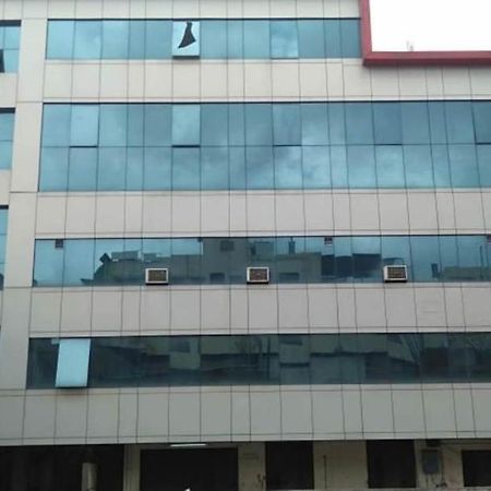 Iroomz Hoysala Residency 벨라리 외부 사진