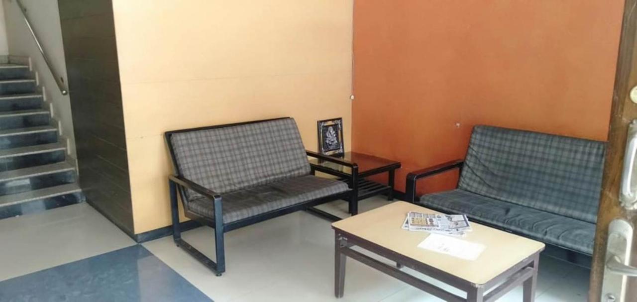 Iroomz Hoysala Residency 벨라리 외부 사진