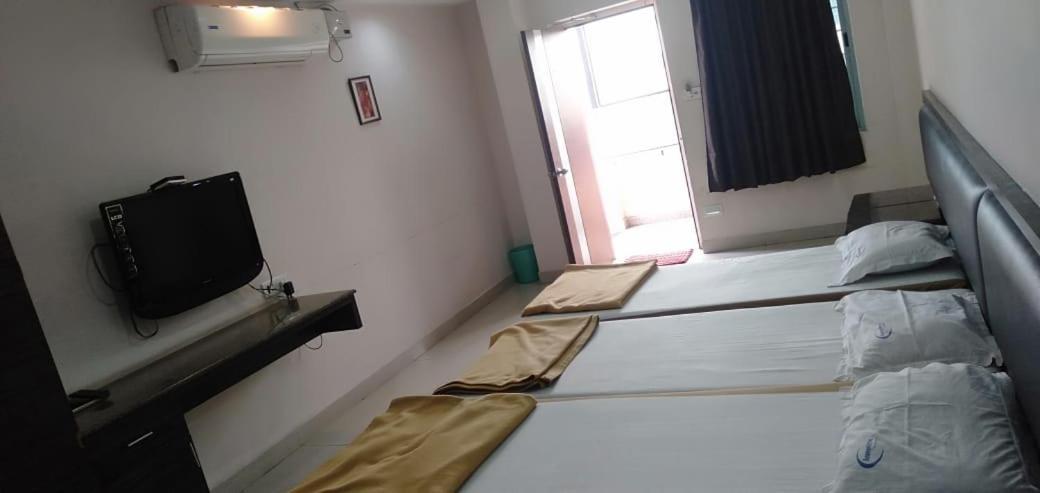 Iroomz Hoysala Residency 벨라리 외부 사진