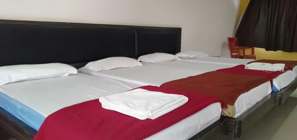 Iroomz Hoysala Residency 벨라리 외부 사진