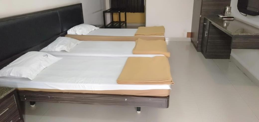 Iroomz Hoysala Residency 벨라리 외부 사진